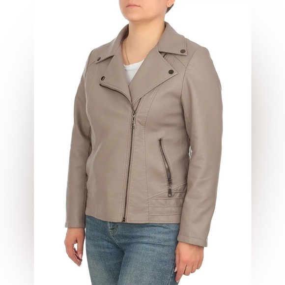 BLANKNYC Women’s Notch Lapels Faux Leather Moto Jacket Plus Size 3X NWT - Picture 2 of 5